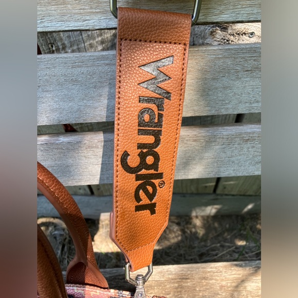 Like new! Wrangler Aztec crossbody/tote purse, Lovely warm Carmel color theme. - Picture 6 of 8